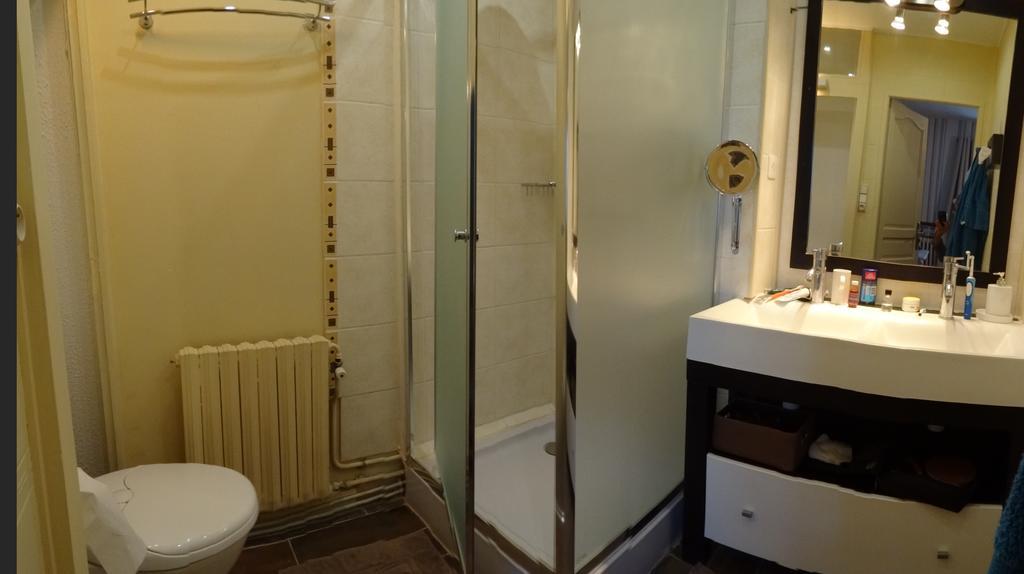 Logis Des Douves Bed & Breakfast Tiffauges Exterior foto